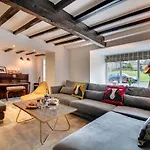 Dom wakacyjny Nook By Maison Parfaite - Luxury With Hot Tub