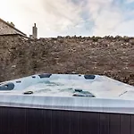 Dom wakacyjny Nook By Maison Parfaite - Luxury With Hot Tub Aysgarth